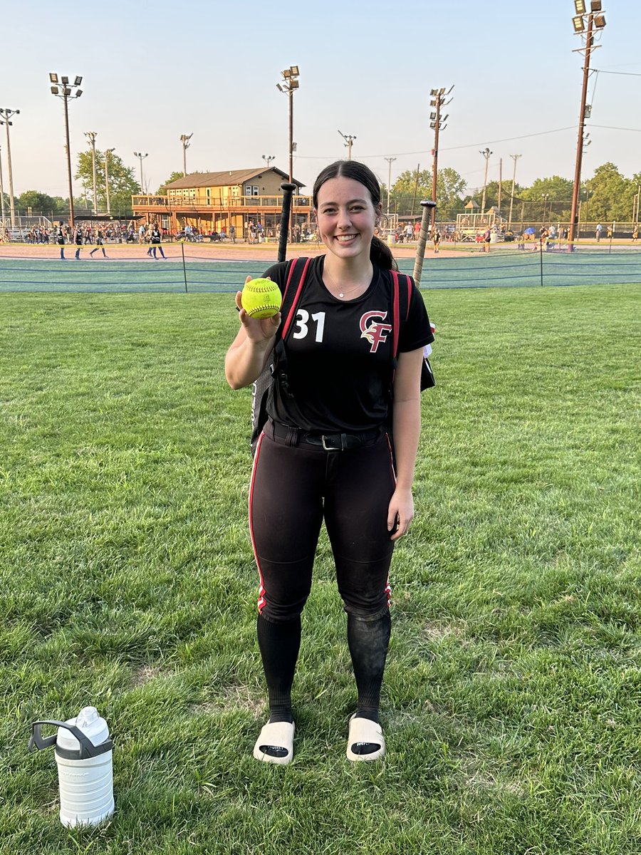 FlamesCincy's tweet photo. One of our favorite TEAM wins of the summer. Down 2-0 late, @annie_katuska31 hits a 3-run HR to put us up. Kennedy Compton soon followed with a 2-run single to push it to 5-2. Annie went the distance in the circle for the win. Congrats, Flames on winning your pool! #FlamesRising https://t.co/9LfGukX2HG