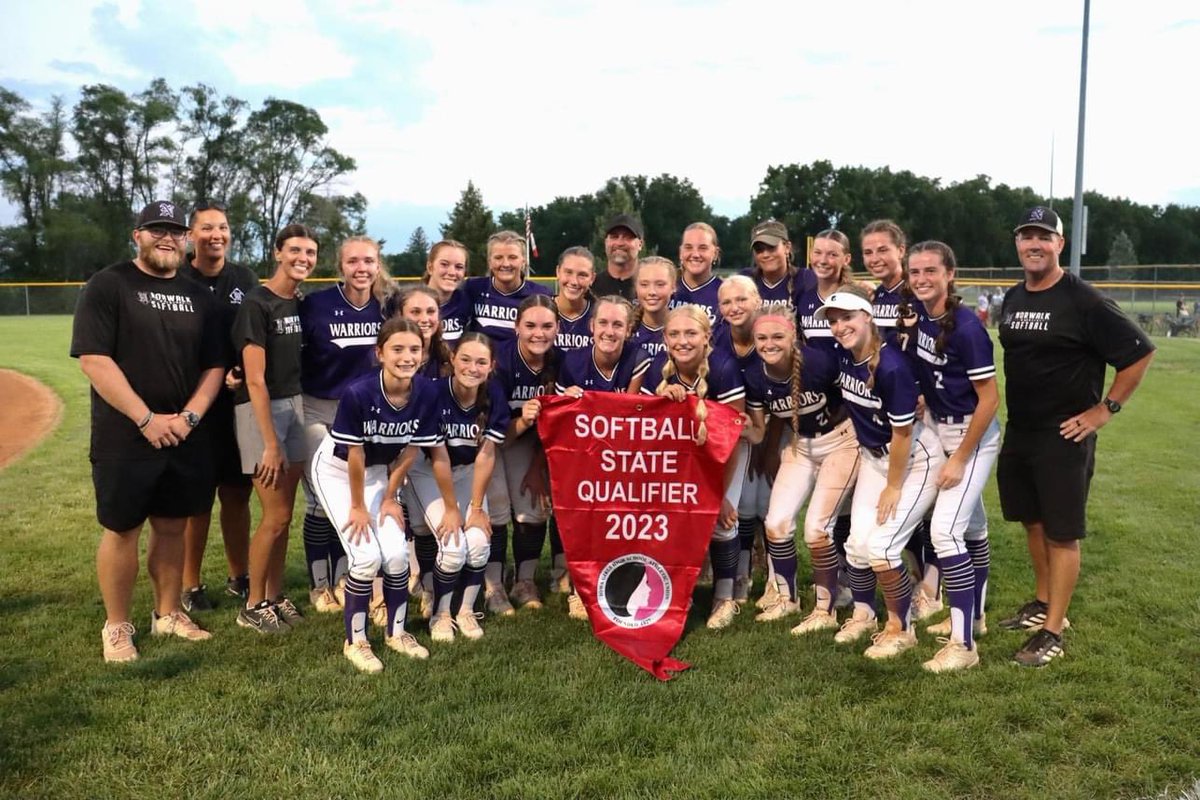 COACH LIVINGSTON. 4A SE DISTRICT COACH OF THE YEAR. 
Congratulations Coach Livingston! Your passion for this program, team, and sport do not go unnoticed! There is no one more deserving of this honor! <a href="/norwalksoftball/">Norwalk Softball</a>