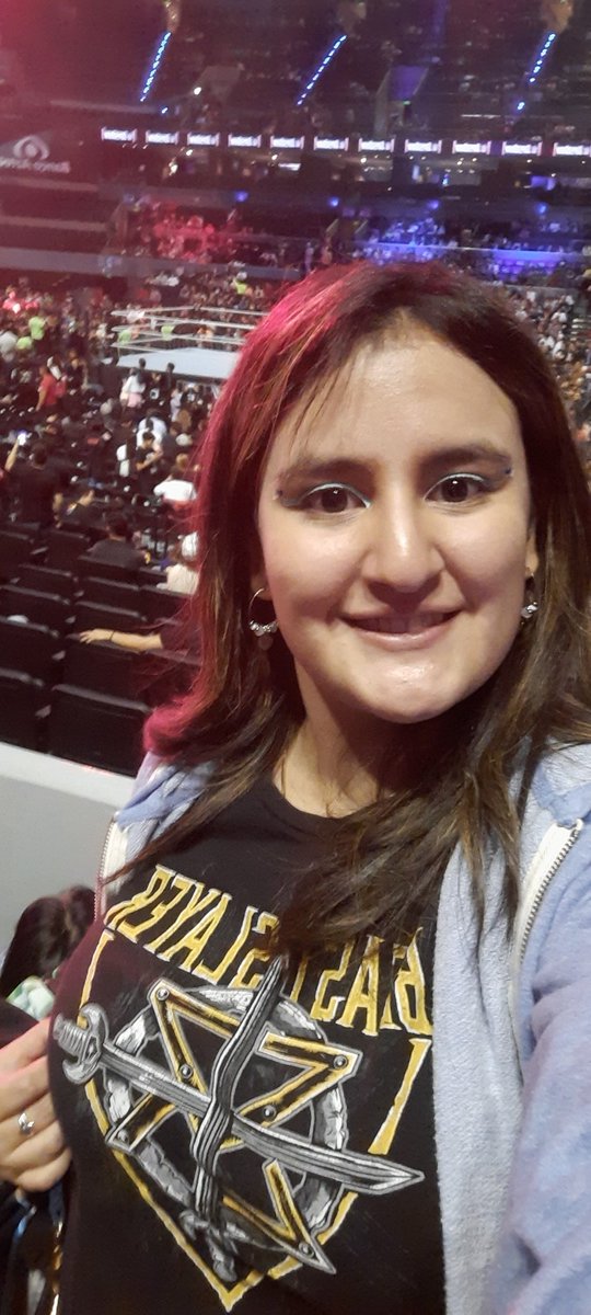 Sunset_Fer3's tweet photo. #wwemexicocity finalmente!!!! https://t.co/kTTe5hCBZa