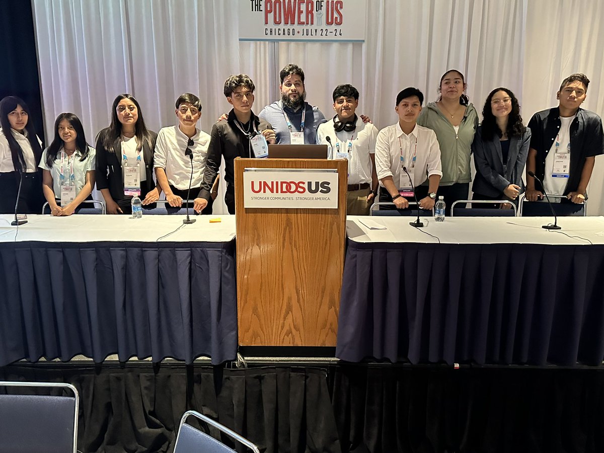 A group of our students participated in a STEM Entrepreneurship event gracias a <a href="/UnidosUSLideres/">UnidosUS Líderes</a>  #Orgullo  #jaguares