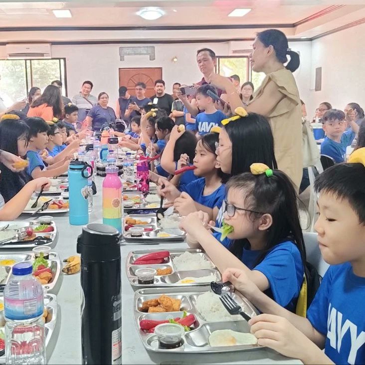 LOOK AND WATCH || "BATA PARA SA BAYAN"
21 July 2023 - The Naval Special Operations Command welcomed the forty-seven (47) kids of Home-School Global Cluster C Learn Group, where twenty-seven (27) are boys and twenty (20) are girls, along with their parents and teachers.