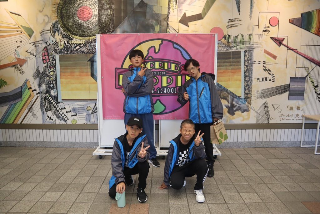 AndentkixUtb's tweet image. 一週間投稿遅れてしまいましたが、
約6年間お世話になった
world poppin
のインストラクターを
先週の発表会のタイミングで、卒業させていただきました！

大変お世話になりました！

ダンスは引き続き続けておりますので、これからもよろしくお願いします！

#worldpoppin #kzoom #dance #発表会