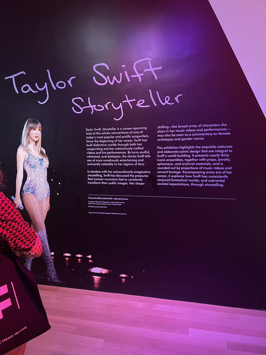 armyandswifties tweet picture