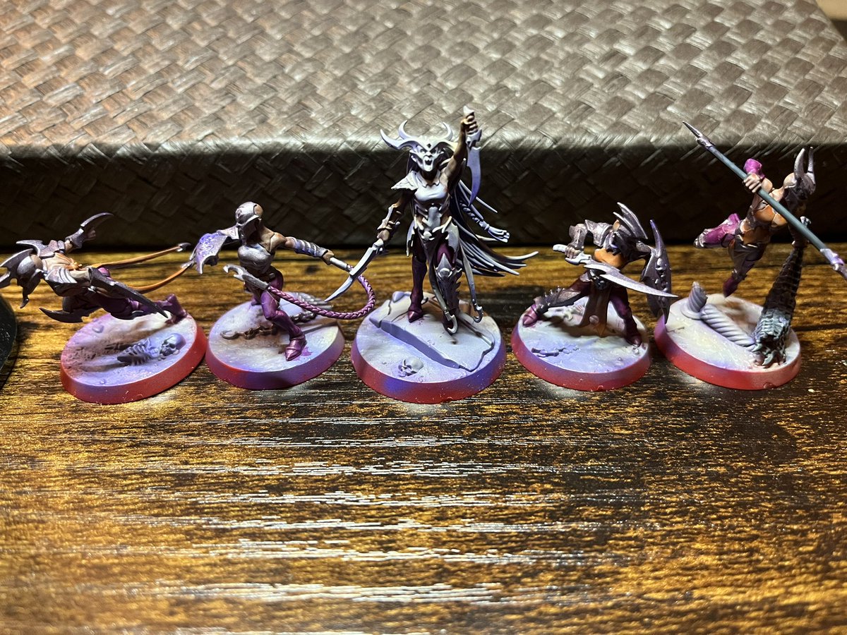 ModeratePants's tweet image. Continued work on Gryselle’s Arenai for #AnimosityV! Using them to represent Khoralis Doomspite and her sisters of slaughter in their hunt for the Fated Blade.