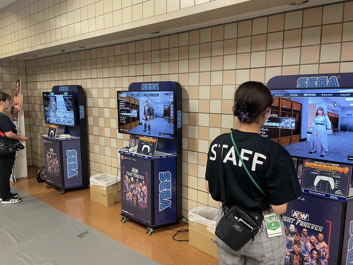 ddtpro's tweet image. 🎮「AEW: Fight Forever」特設ブースの設置が完了しました！

ゲーム購入者限定でTAKESHITA、坂崎のサイン&amp;amp;撮影会開催！　さらに「AEW: Fight Forever」についてツイートしていただいた方に特製ステッカーをプレゼント！　

ddtpro.com/news/20900
#WrestlePeterPan #ddtpro #AEWFightForever