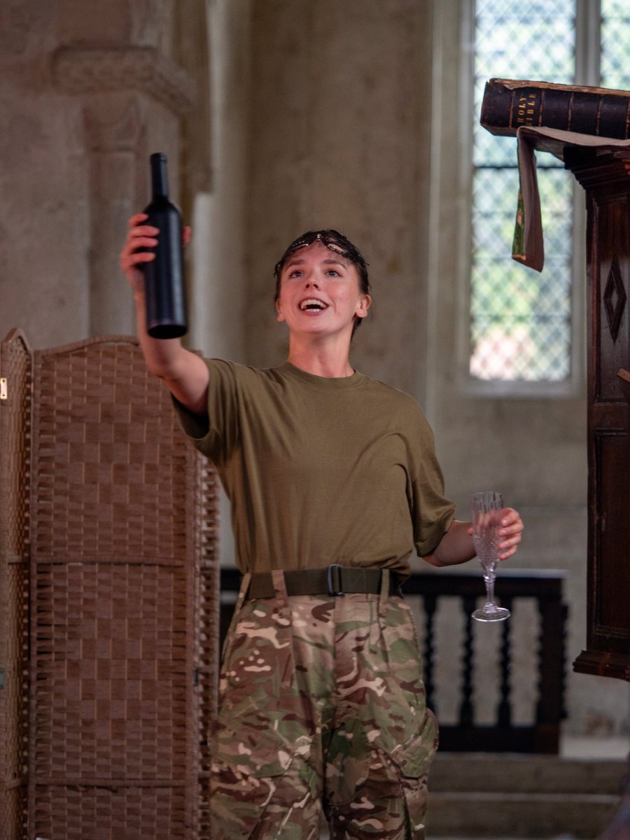 DuxfordStJohns's tweet image. A wonderful night of love, plotting, bickering, slapstick, music and song delivered by @thisismytheatre in their opening performance of Much Ado About Nothing. We look forward to welcoming them back to St John's in August for Robin Hood!