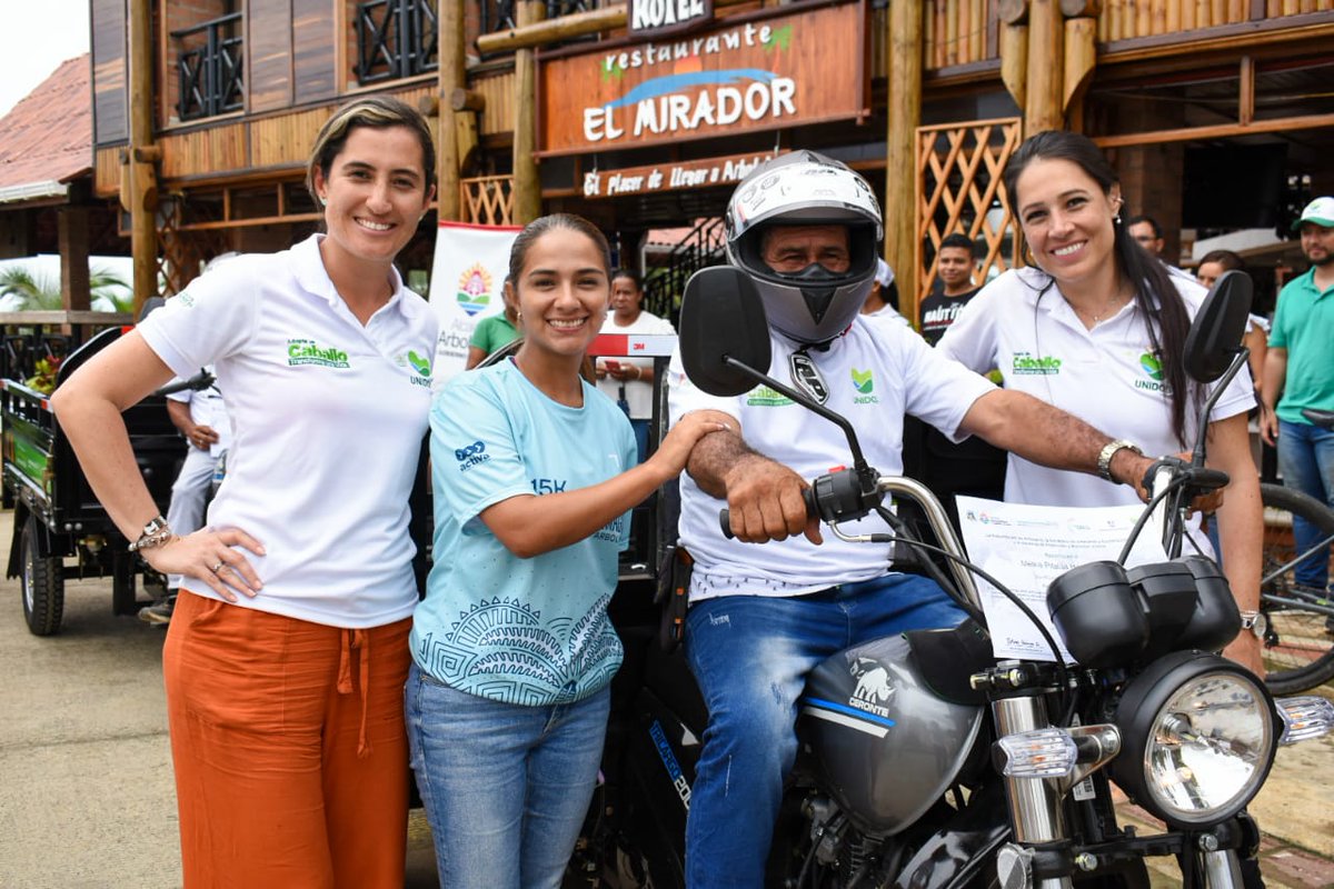 Ambiente_Ant's tweet photo. Con todo el amor 🥰 hoy le cumplimos a #Arboletes y lo declaramos como municipio libre de vehículos de tracción animal 🐎💚.

Nuestro sueño es que todos los caballos del departamento sean libres y vamos por muy buen camino 👏.

#UnidosPorElBienestarAnimal. https://t.co/dONRh0qwGV