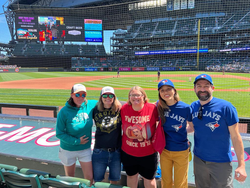 #SeaUsRise #Mariners #BlueJays having fun at the ballgame and looking forward to all the singing in the 7th inning :)