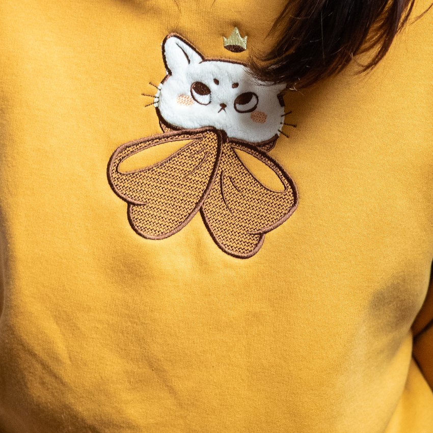 SudiBearArt's tweet photo. *･ﾟ Cat Cafe Crewnecks are Up for Pre-Order ( ⓛ ω ⓛ *)
https://t.co/aAaswuIKhG https://t.co/WTfgpdSj5m