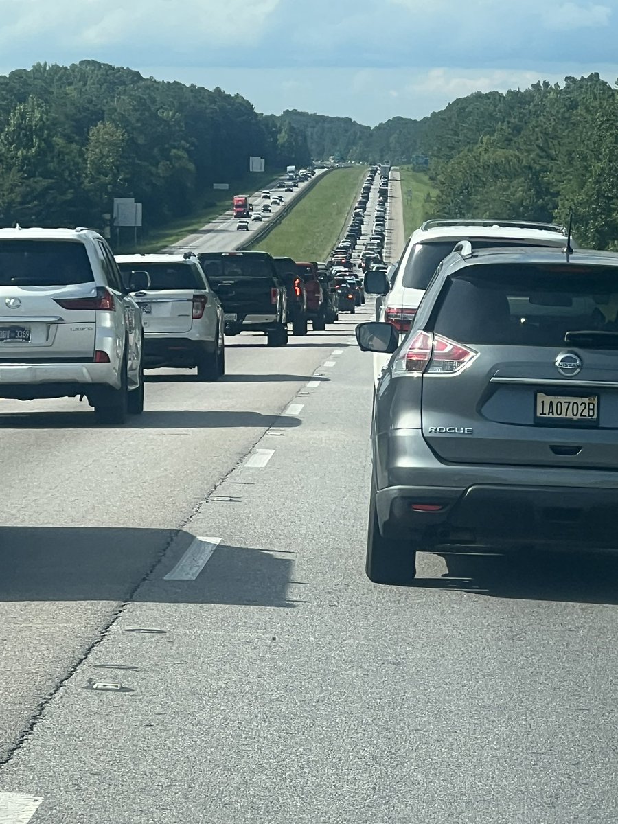 willainsworthAL's tweet photo. A friend sent me this photo of today’s traffic on I-65, which frustrates drivers, hurts tourism, and slows commerce. Meanwhile, ALDOT is spending $1 billion on a project with less than 1/20th of the traffic count. ALDOT needs a new plan, new priorities, and new leadership NOW. https://t.co/adhQSCP0RG