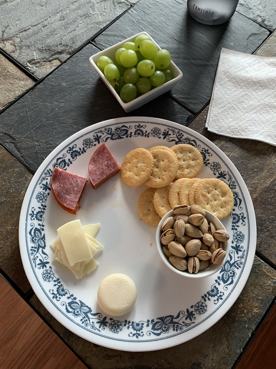 ManuclearBomb's tweet photo. is this girl dinner https://t.co/WkS2zwbDdr