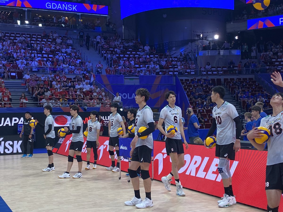 ogsvolley's tweet photo. Poland 🇵🇱 🆚 🇯🇵 Japan
#playbacks
Go Japan 👊🇯🇵💥
🏐 #ネーションズリーグ #VNL2023
#VNLFinals #Japanvolleyball
#龍神NIPPON https://t.co/urtYe6N4Y5