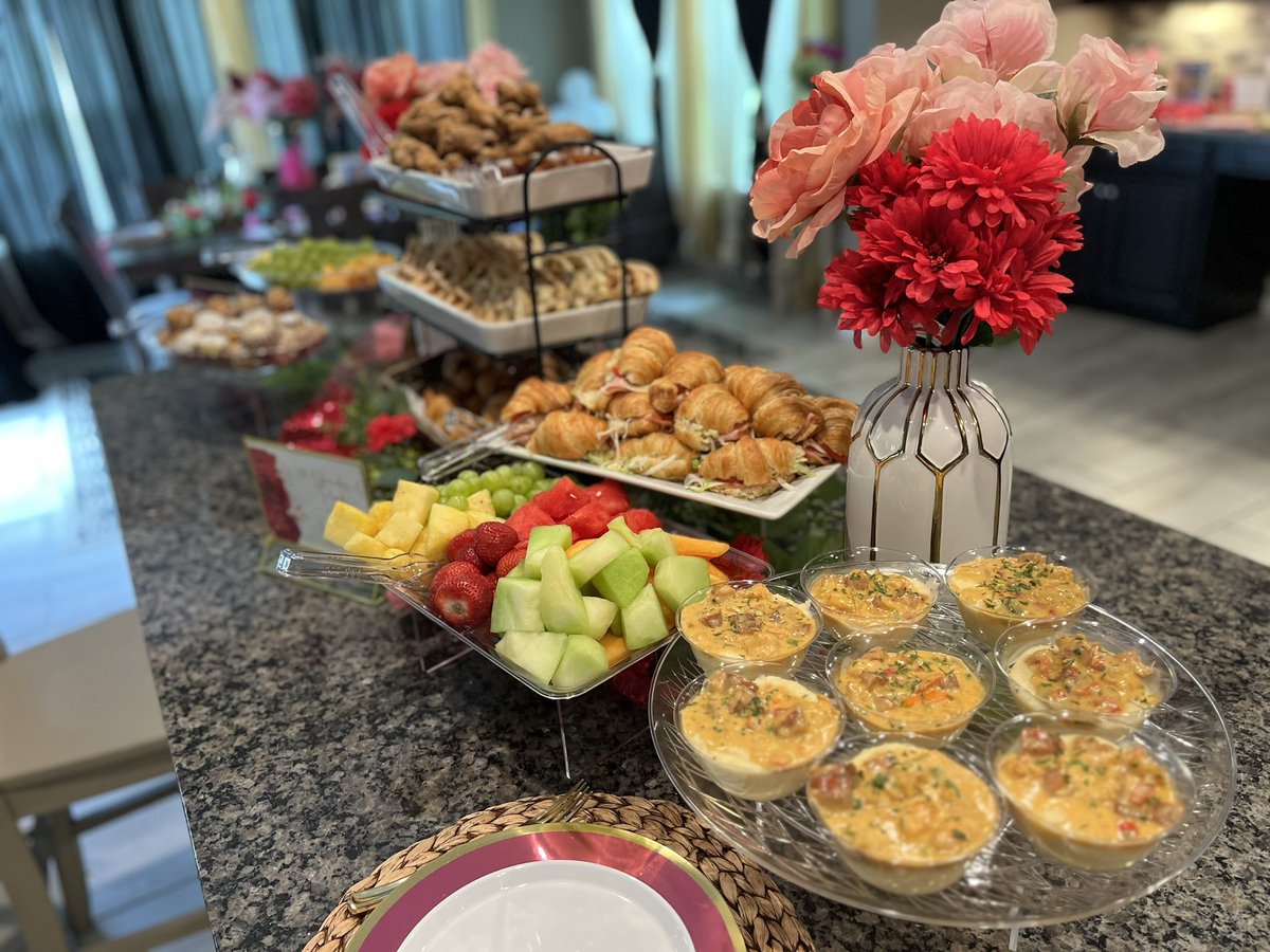 TheChefLee_702's tweet photo. Another successful catering event in the books #chefatwork https://t.co/svAYqVhCkE