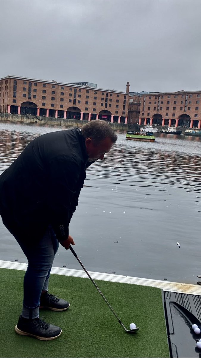 stufergusonmg's tweet photo. Moving Day….. @TheOpen @biggaltd 
Made my way..Down to Albert Dock to Hit and Leave a few @scottsdalegolf witnessed another two aces today !#FloatingBalls #Golfx3 https://t.co/aKqIDwU2fo