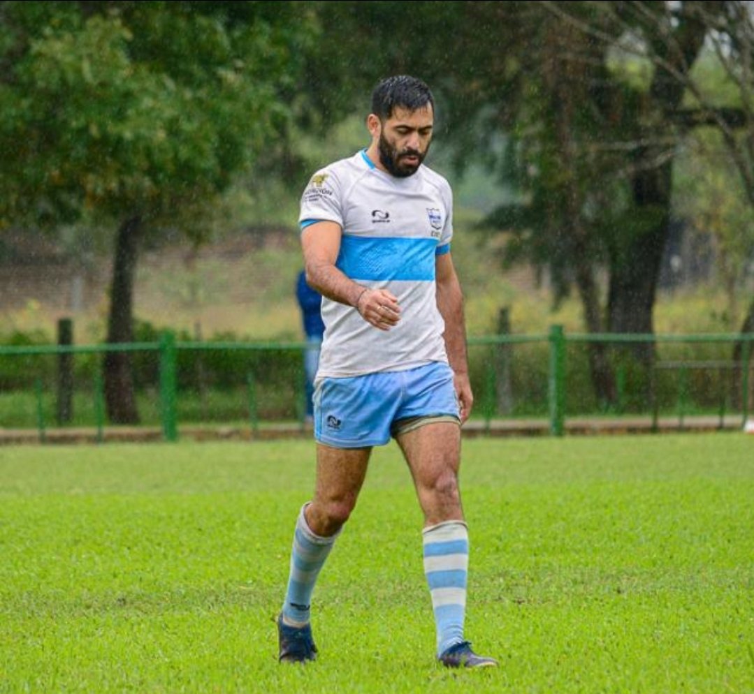 Matias de aire
Matias con kicks 50 22
Matias con tackles
Matias Matias Matias
Todos de pie para Matias