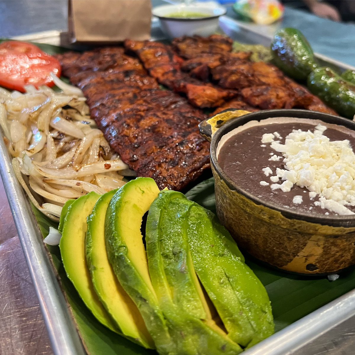 Cucharahouston's tweet photo. Gather your favorite people and share the most amazing #Arrachera with grilled cactus, avocado, beans and so much more goodness 😍 #DOL #FreshIngredientsOnly #CDMXinHouston https://t.co/W7AkqFLbPR