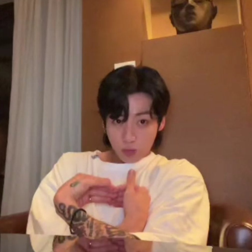 jeonecrey's tweet photo. my sweetest man. lucu bgt ini mw hap https://t.co/maqoAH0AZ3