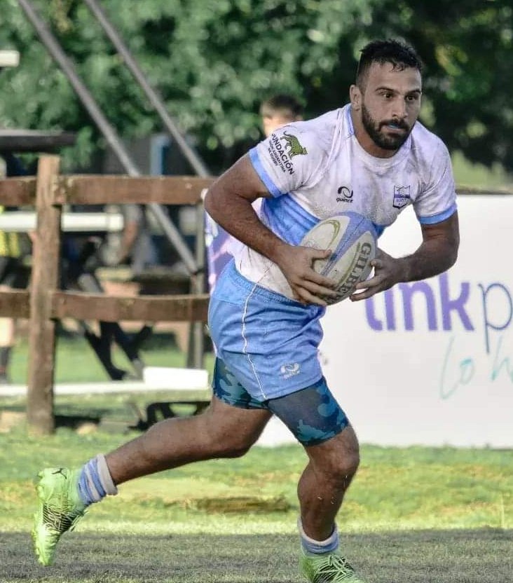 - ¿Estas publicando fotos de Julio otra vez?
- Creo que amo un Pajarito