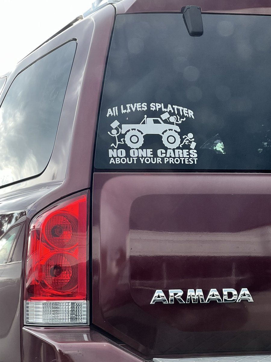 Krim (• ε •) tweet media