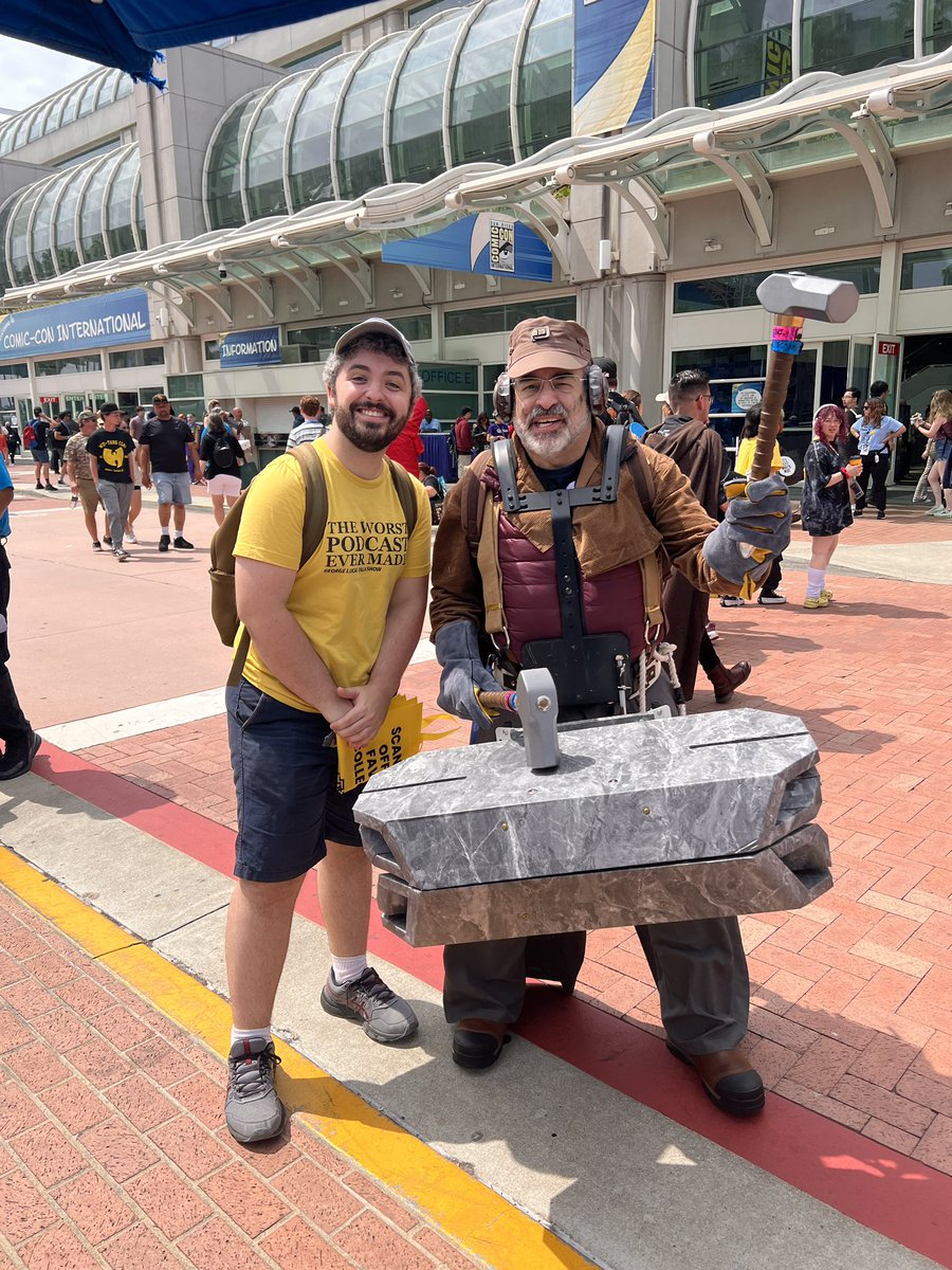 patrickcotnoir's tweet photo. I like this guy #sdcc https://t.co/rxGg8Ey5Sq