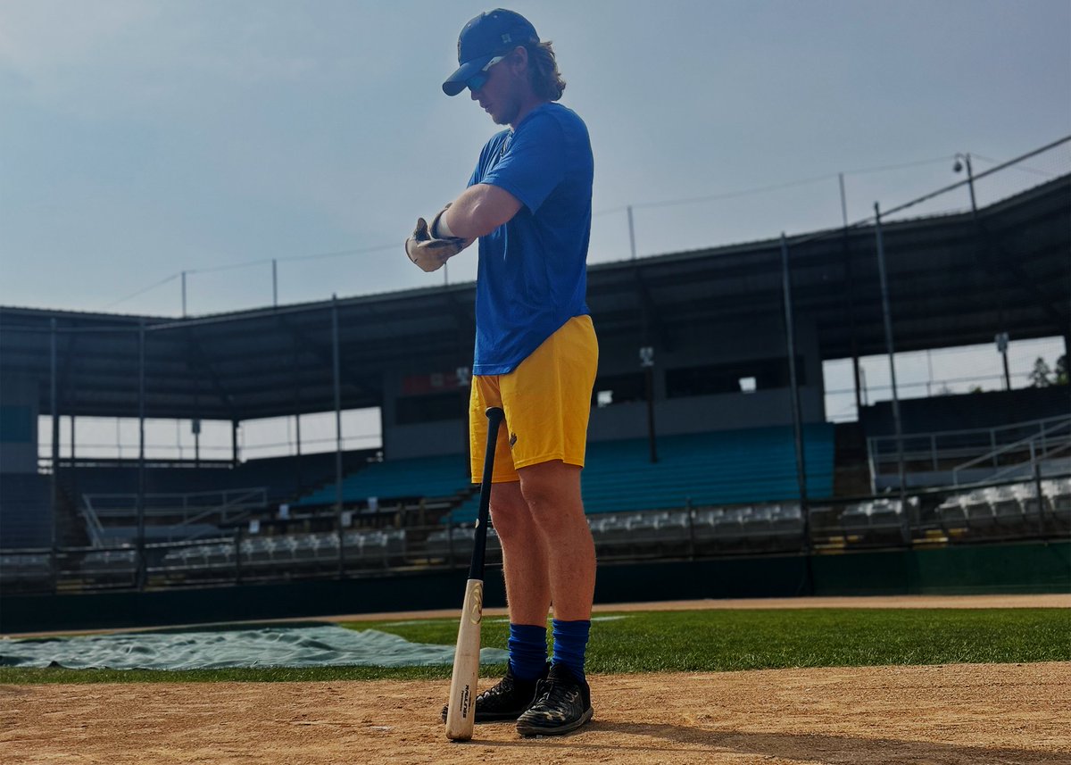 waterloobucks's tweet photo. Hey guys! First pitch in Rochester has been pushed back due to weather. Tentative start time is now 6:50PM.

In the meantime, here's some photos of the guys from BP, from sunnier times!

#OurBucks https://t.co/JD1u4OCvx5