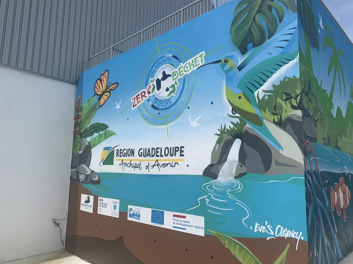 DitGustave's tweet photo. Et de 4 ! 4e #déchèterie inaugurée et construite à #Baillif par @CRGuadeloupe avec le partenariat @ademe, @EuropGuadeloupe et @DgaCagsc. 5 millions d’euros pour une #déchèterie et un quai de transfert. Anwout pour le #ZéroDéchet en 2035 ! https://t.co/pr9m1YlXZb