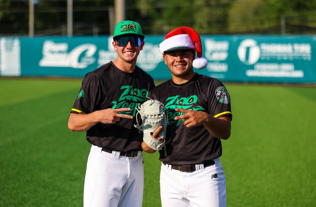 AsheboroCPL's tweet photo. Merry Christmas in July 🎅 https://t.co/yagPz9VSyg