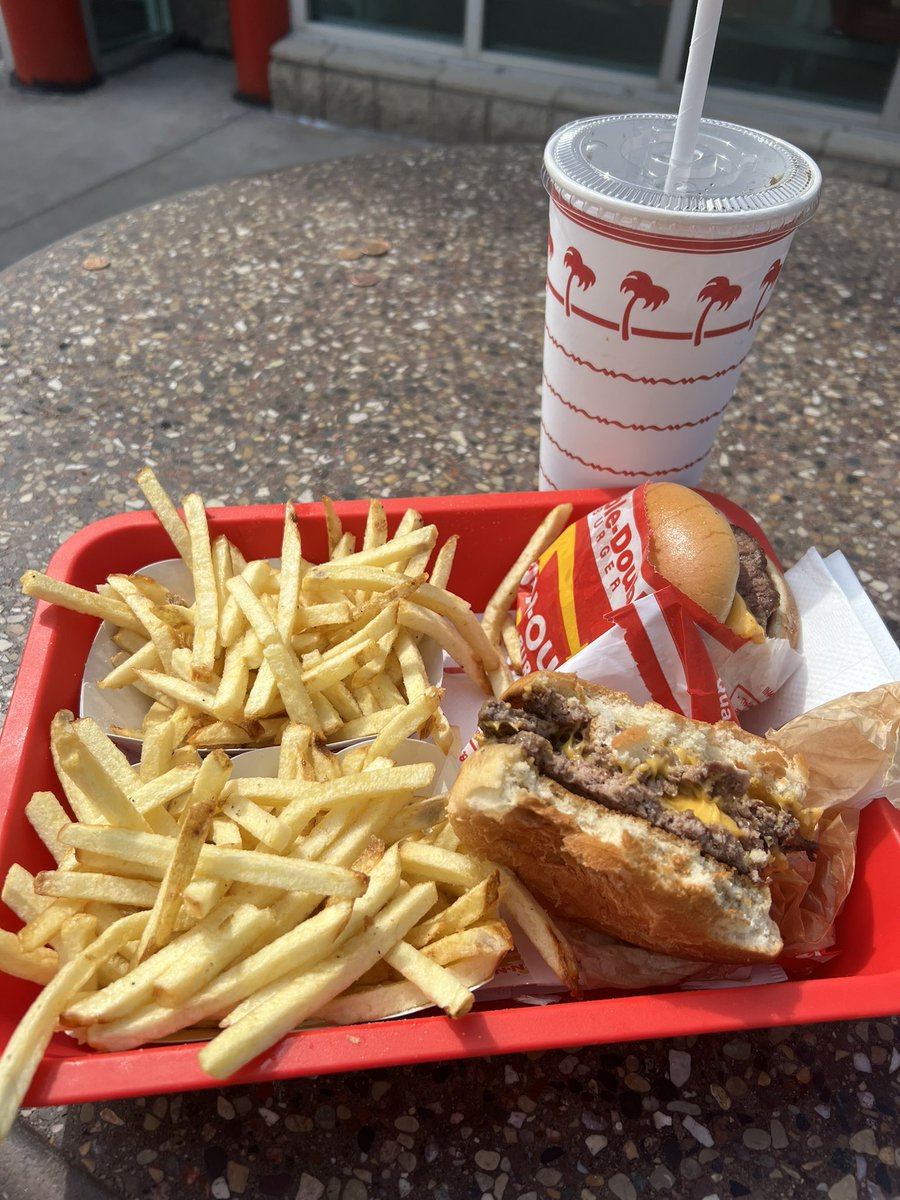 fxnction tweet media