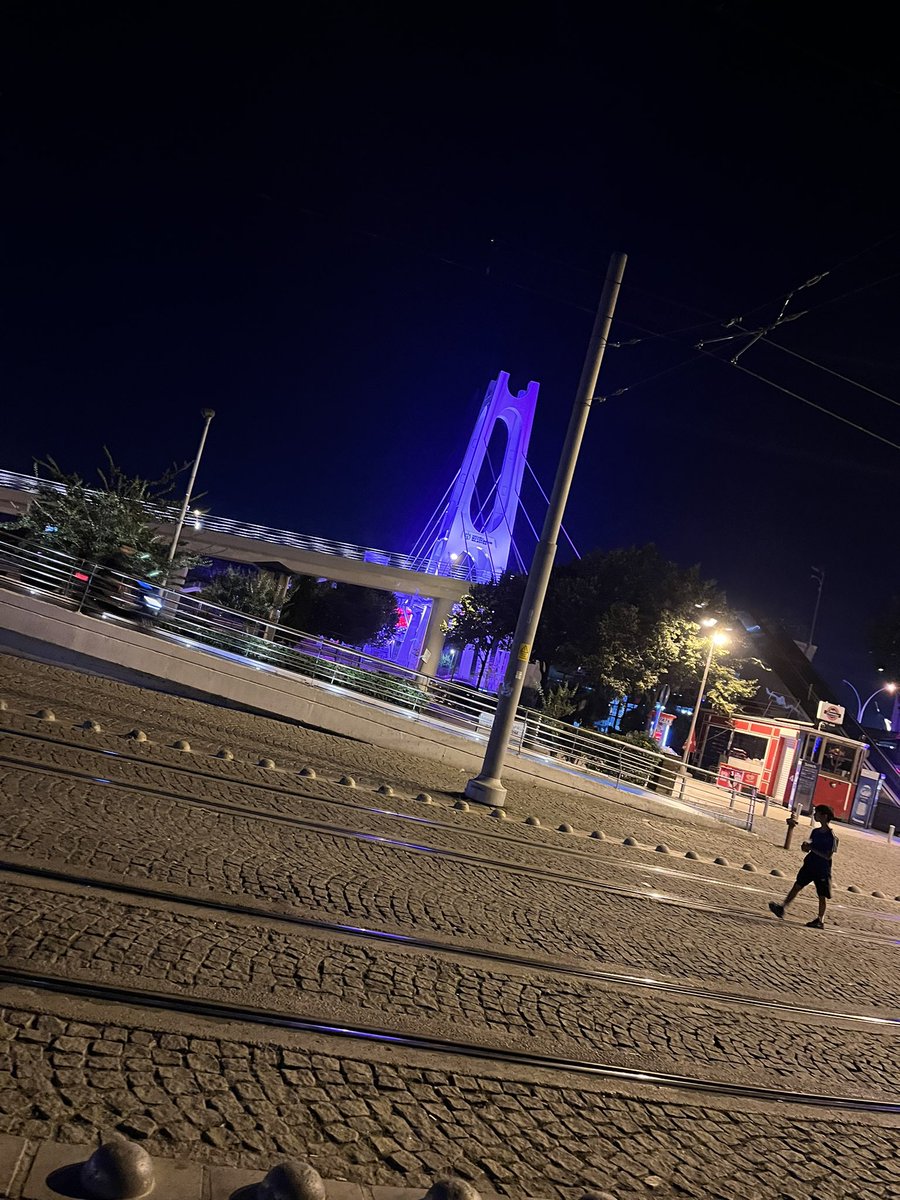 YÜRÜYÜŞ YOLU İZMİT ÇARŞI YOKMU KİMSE