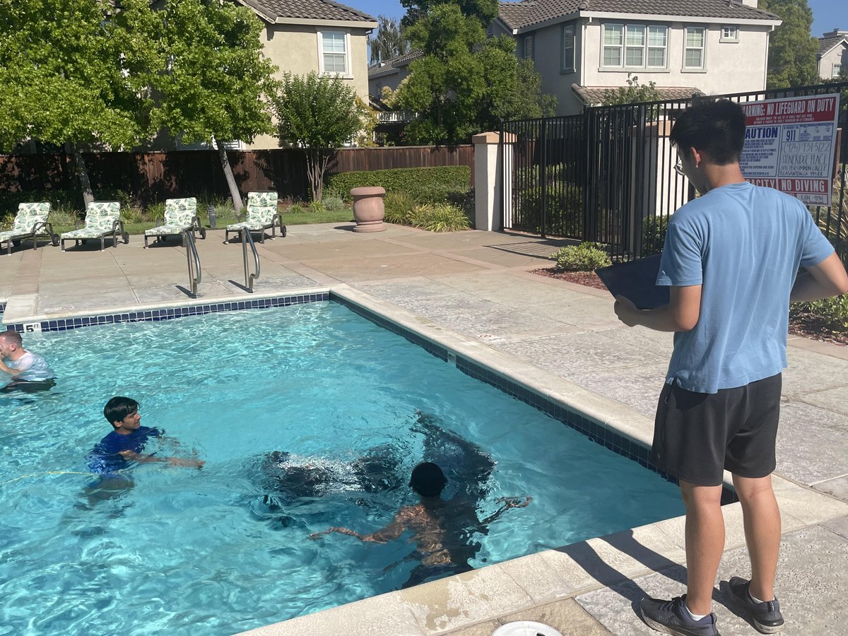 AVBotz's tweet photo. Day 48: Even More Testing With Props

Photo 1: Prepping for the pool test and inserting the rack
Photo 2: Another pool test begins...
Photo 3: Testing path marker detection with down cam
Photo 4: Marlin aligning to torp board

See you tomorrow!!! https://t.co/9DuVC1ZtvI
