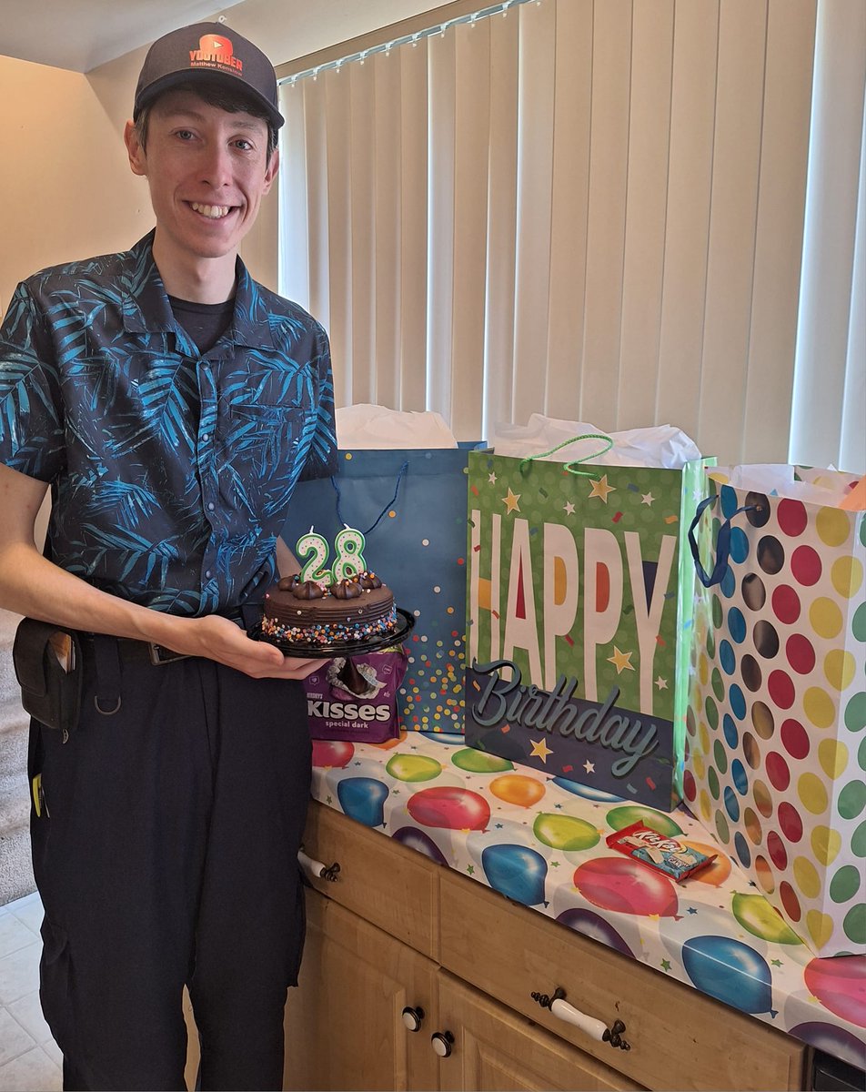 KenslowMatthew's tweet photo. Celebrating my 28th birthday with family and later, fellow musicians from Lighthouse.
#birthday #birthdays #bday #bdays #happybirthday #happybday #28thbirthday #28thbday https://t.co/2KlrwMMnhG