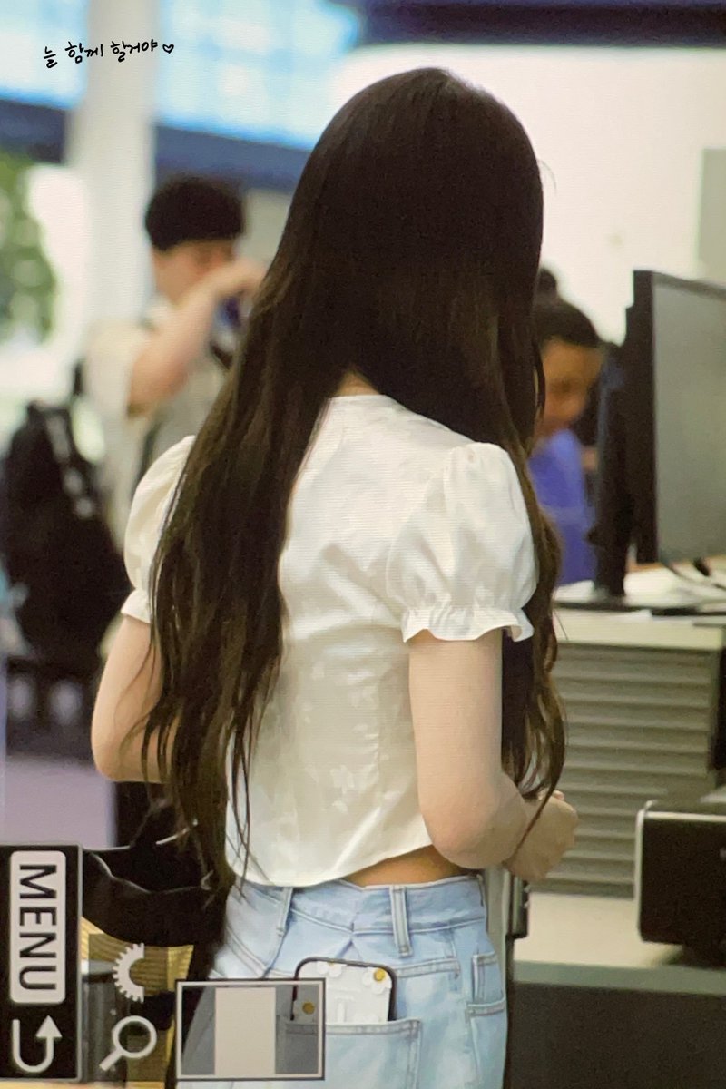230723 ICN 출국 초롱(<a href="/Apinkpcr/">박초롱</a>)  프리뷰

RONG TIME NO SEE🫶

#에이핑크 #Apink #박초롱 #CHORONG