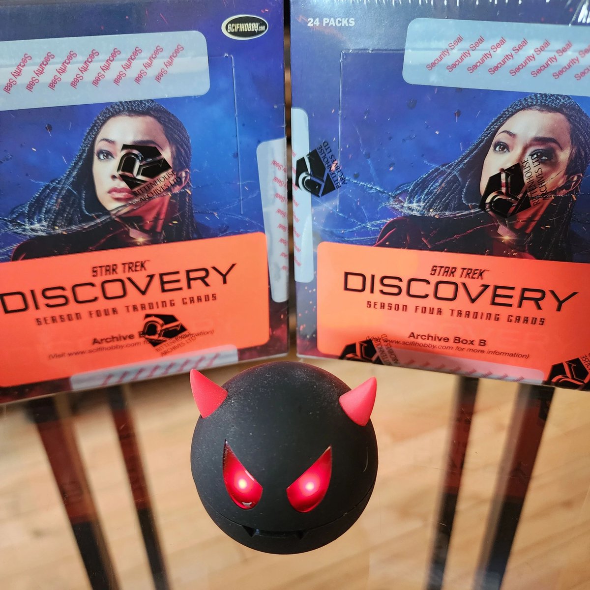 CollectionCARTE's tweet image. Unlike a box of chocolate, you know what you're gonna get, and I like it !

#startrek 
#startrekdiscovery
#rittenhouse
#