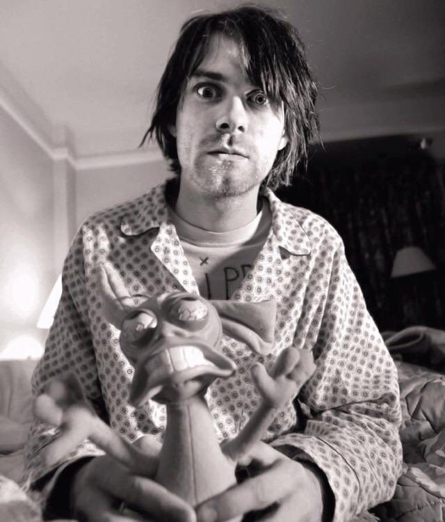 RT @geek_door: @deepfriedclyde @BrayWensel One of my favorite Kurt Cobain pictures is with that doll of ren https://t.co/C6hDvwc5bQ