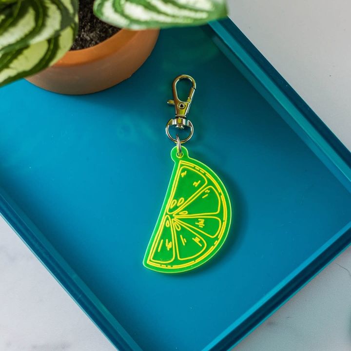 When life gives you yellow acrylic, make lemon keychains. 🍋 Check out this juicy set printed on Sarah's Glowforge! ⚡️IG: sarahthurmandesign bit.ly/3zvhmvp