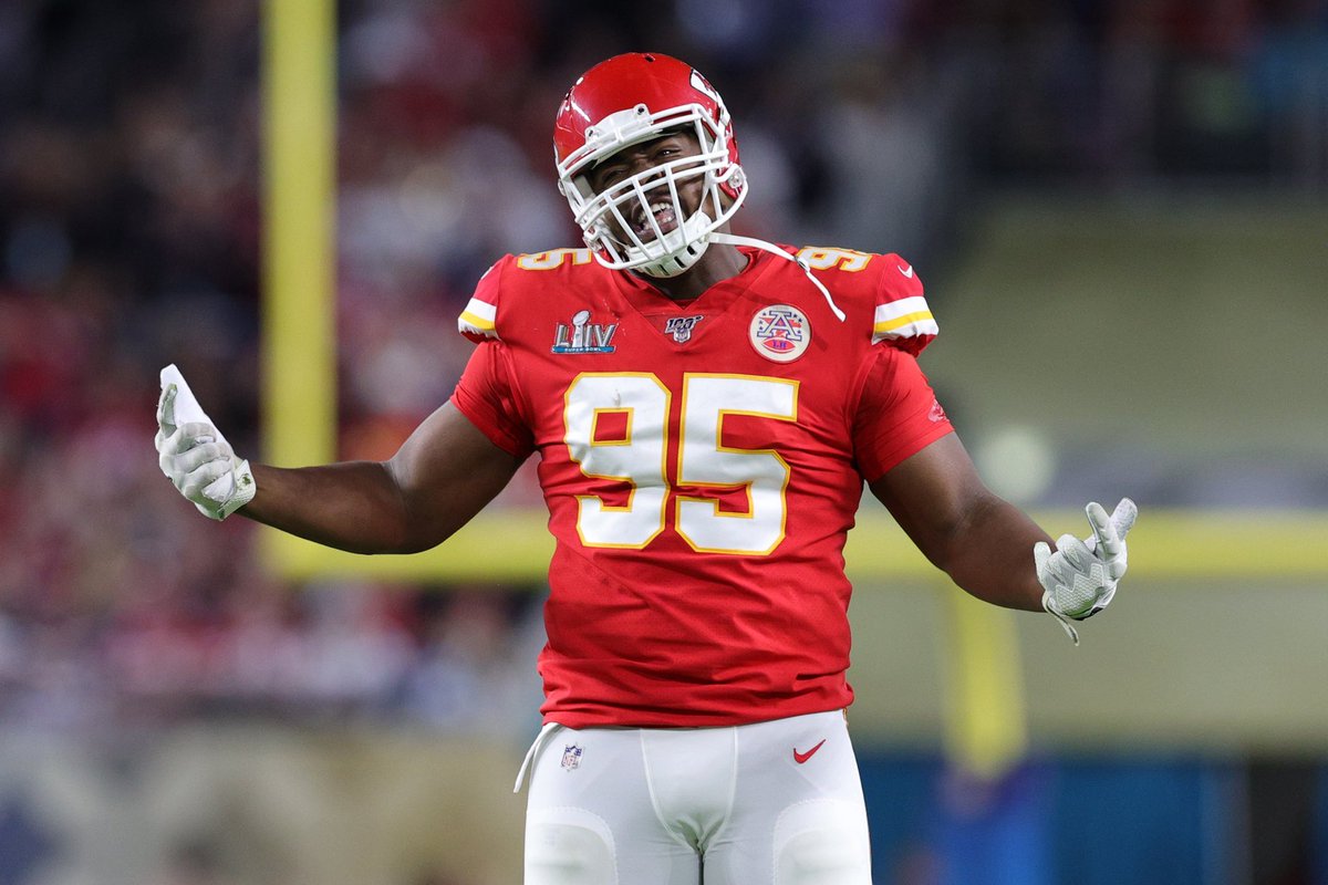 **All-Pro DT Chris Jones and the #Chiefs have yet to reach a new-deal**

Imagine this- the date is September 7th, 2023. The new #NFL season is about to kick-off at Arrowhead in a highly anticipated battle between the Chiefs and @Lions. Collinsworth and Tirico’s pre-game on NBC is… https://t.co/Dfj0Wqb9Na https://t.co/94dl7HXBpf