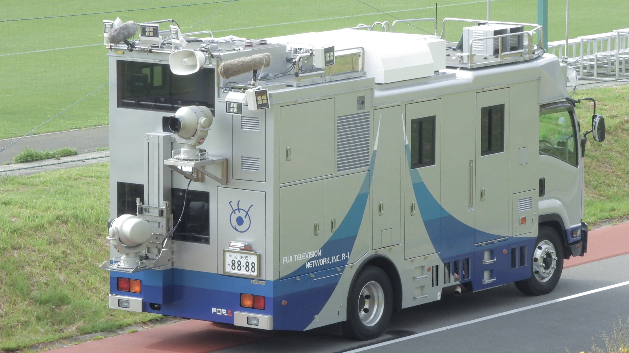 ヨネザワ NBCテレビ 中継車 ブリキ 中継車のご紹介 | 株式会社
