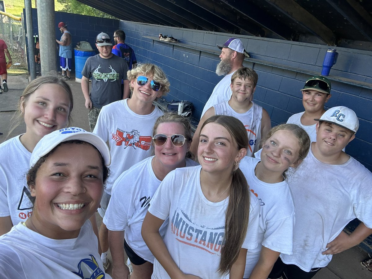 Morgan Russell🥎 tweet media