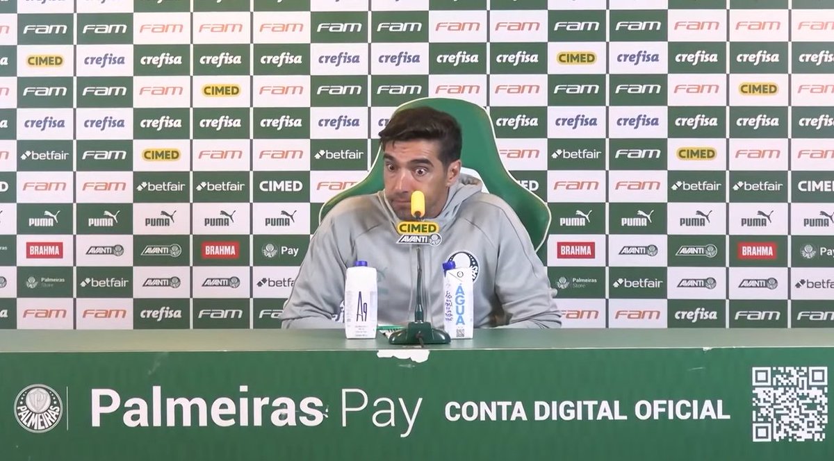 mmurilodias's tweet photo. O Abel elogiou bastante duas perguntas hoje na coletiva. 

Usou termos como "pergunta inteligente, bem elaborada, bem falada, envolvente. Pergunta bem pensada". 

"Quero dar os parabéns pela pergunta muito bem feita, obrigado por fazer essa pergunta".

Pra quem fala que ele só chora e bate na imprensa...