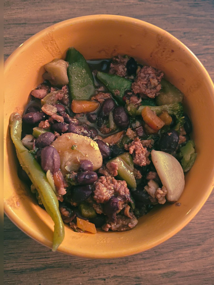 Chorizo, black beans, beaucoup garlic and veggies