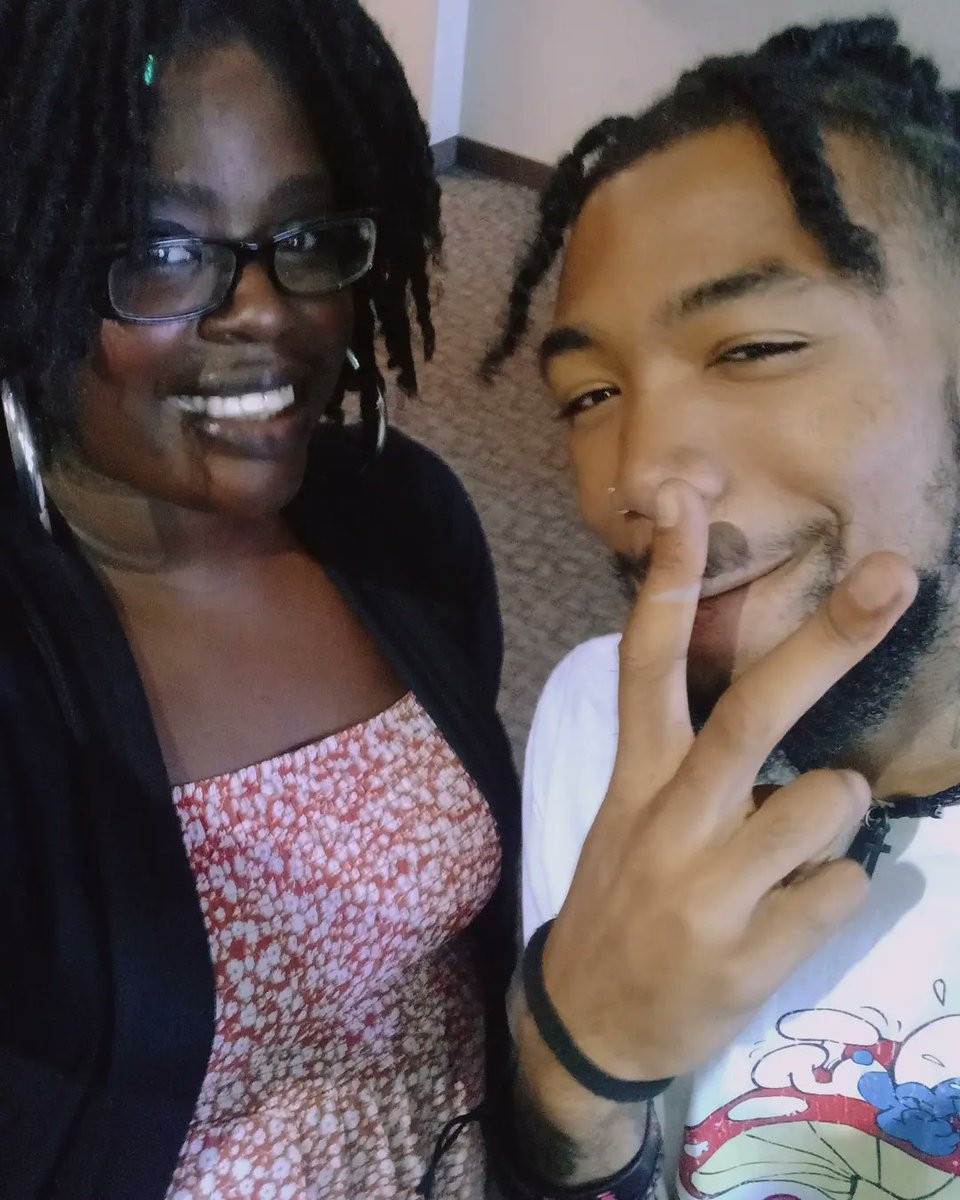 BooksByAmberATX's tweet photo. Got to meet my favorite group!! Got a picture with Rhea too, but it was blurry @TheWallsGroup @MusiqCityWalls @rheawalls @ali https://t.co/BFpU3UJR12