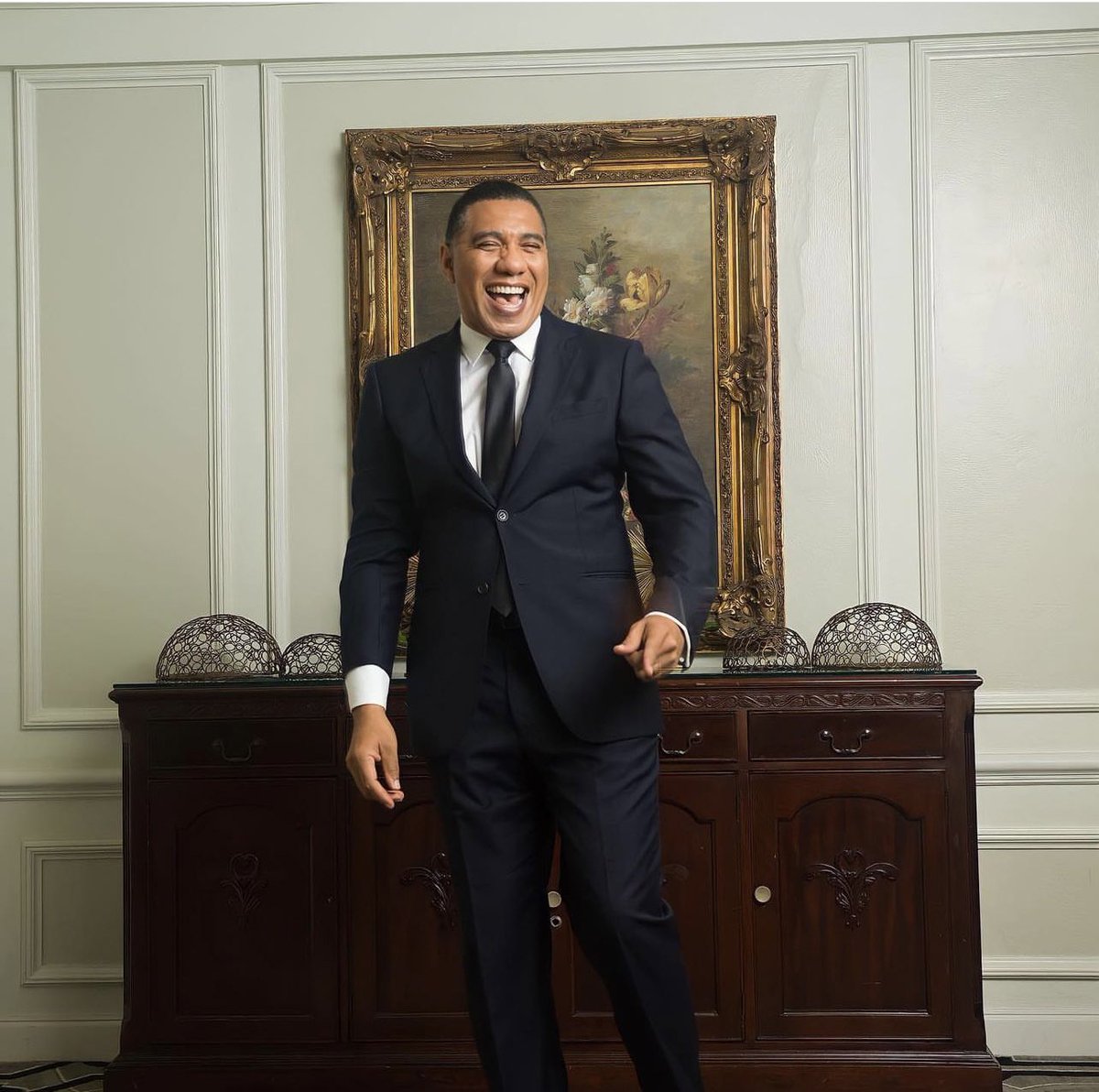 AndrewHolnessJM's tweet photo. Thank you for the birthday wishes my Jamaican family,  friends, colleagues, my constituents and everyone who took the time to reach out. 
#OneLove #GivingThanks. 🇯🇲 https://t.co/833L9Vh4OO