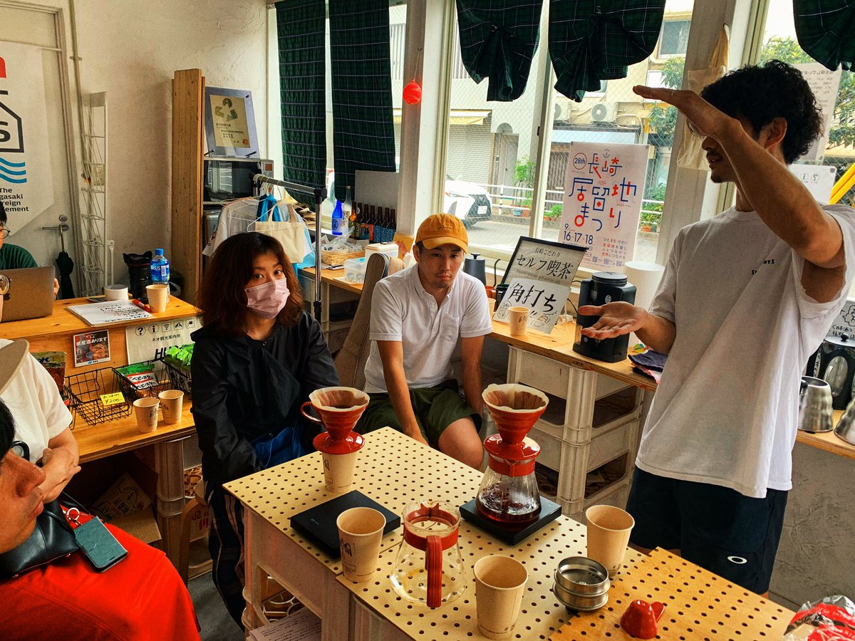 terashima_emika's tweet photo. カリオモンズコーヒー@kariomons @Hiroyuki_Itoh の珈琲講座を受けて、早速！（朝からいいじかん）

同じように淹れても、人によって味が全然違って、誰かに淹れてもらう方が美味しくて、面白かった！
生産者さんの顔が見えて、そして作り手の体温が伝わる珈琲、ほんとに贅沢でした☕️ https://t.co/Ah2FnP7QBK