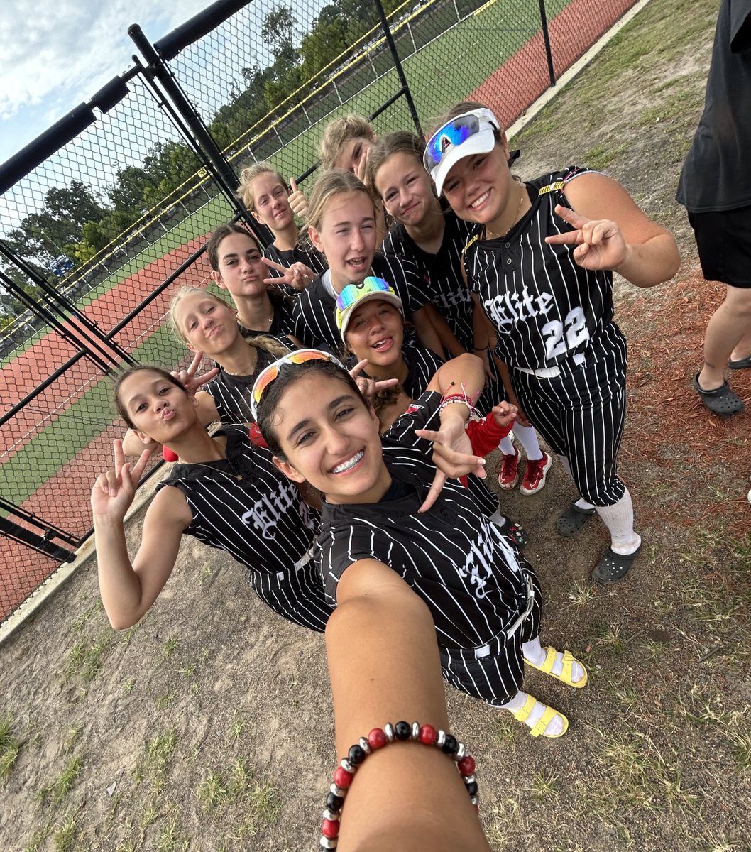 kayla_alcaraz's tweet photo. Today was the end of our 2022-2023 season. I am beyond grateful that I had the opportunity to play with these girls and this past year meant so much to me. Even though we ended with a loss I am so proud of each one of them. Thank you so much @ESPElite2026 https://t.co/EAX9nBbaFm