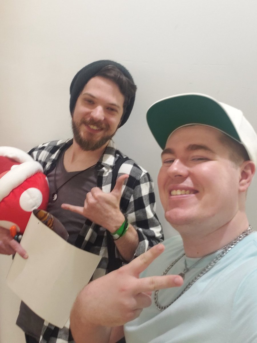 Going live <a href="/BackinBloodSSB/">BACK IN BLOOD</a> with @Daydream_SSBU for top 32. Stream below.