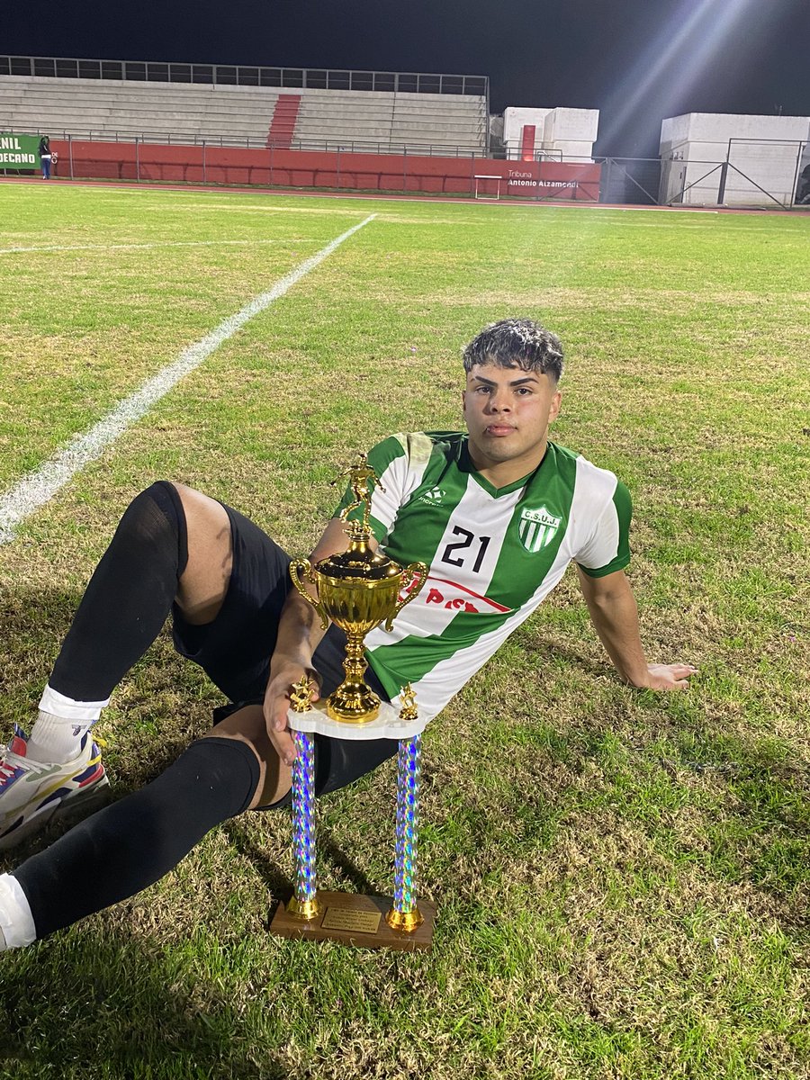 Primer final adentro.🦎