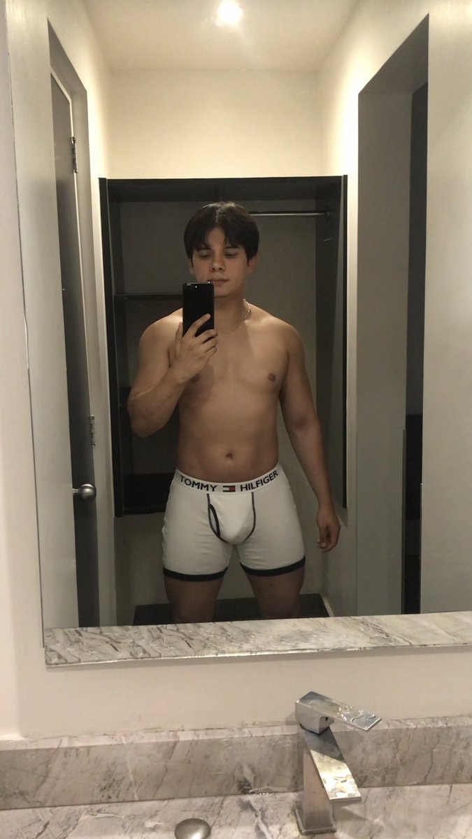 AlexAlexdy's tweet image. RT y te llega sin bóxer 🫢