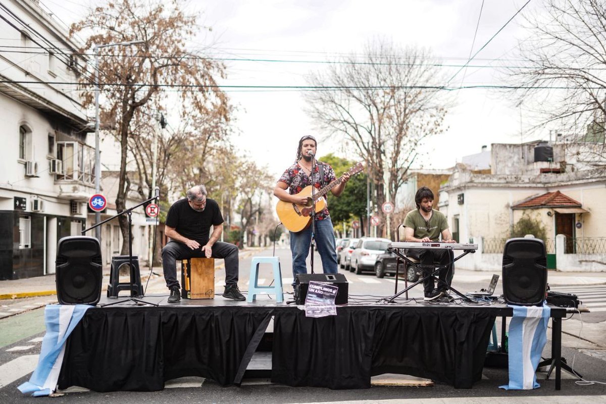 PaulaPenacca's tweet photo. 🎶❤️ • Terminamos la jornada militante en el festival del Centro Cultural Spinetta a un año de su inauguración. 

Vivimos en una Ciudad gobernada hace 16 años por un modelo que mercantiliza todo, también la cultura. https://t.co/HQbVmTUfxB