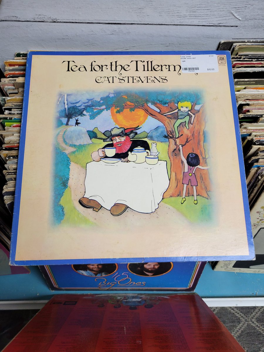 wndrngnomad's tweet photo. There are sad gay pirates at antique stores too! #ofmd #milesfromnowhere Unfortunately, I do not own a record player. π« https://t.co/4lq3Ms37nf