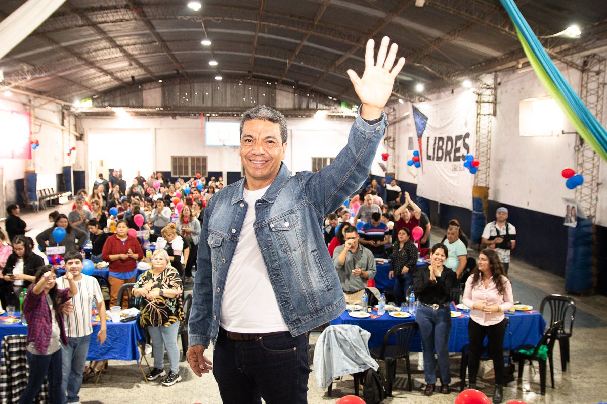 LibresDelSurSF's tweet photo. ‼️Rosario. 
Gran almuerzo y acto popular #JESUSPresidente 
#GabrielaSosa Diputada Nacional, #LilianaAguirre Parlamentaria al Mercosur. 
🥰 Gracias @delfradecarlos por acompañar la propuesta de una alternativa progresista y popular para nuestra querida Argentina 🇦🇷 https://t.co/RbrnOOJgvk